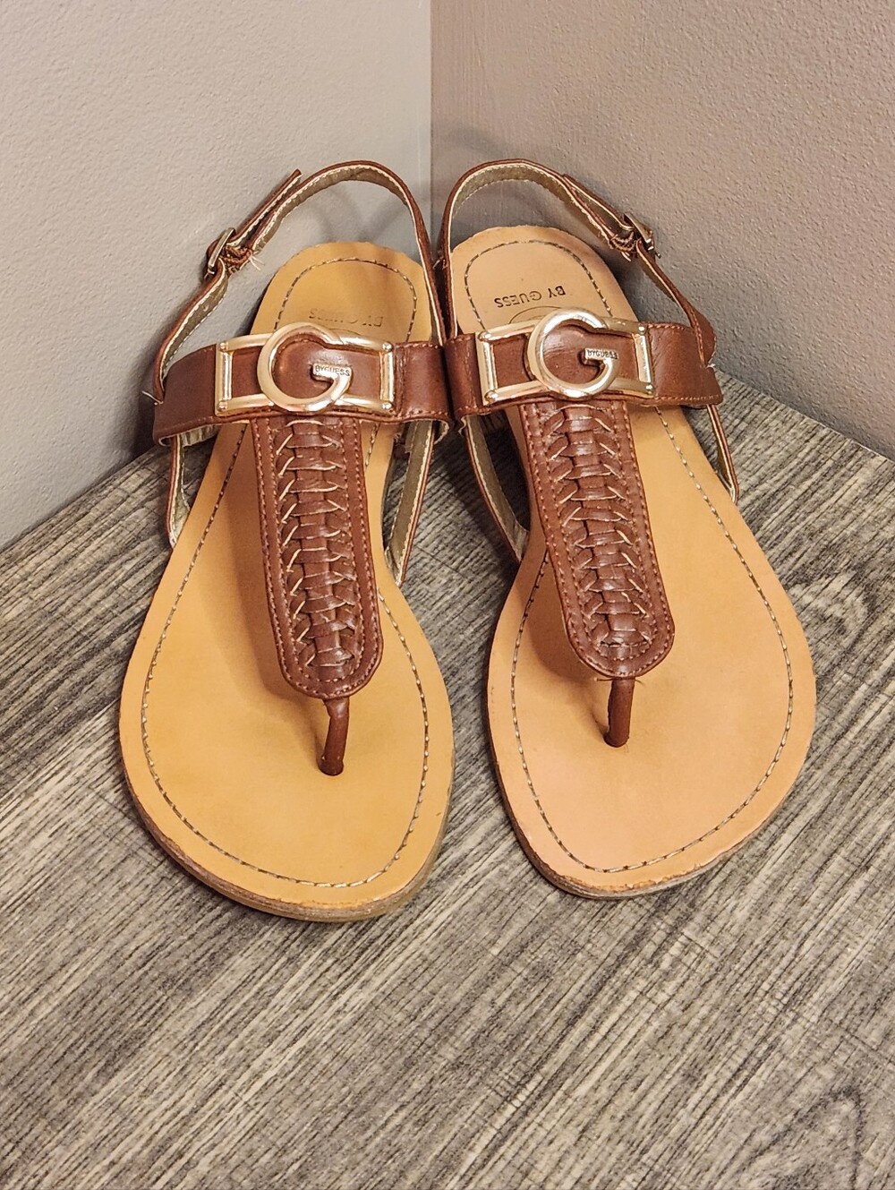 G by Guess women's Woven Thong sandals Size 7.5M